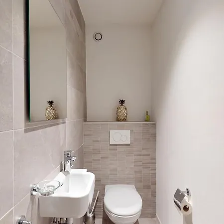 Beautiful In The Heart Of The Old سيون